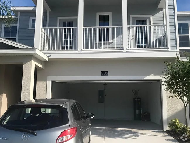 Building Photo - Executive Pool Home in Longwood's Gated Wi...