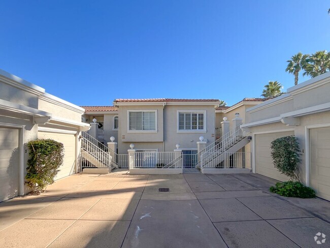 Building Photo - Beautiful corner unit in Lake San Marcos Rental