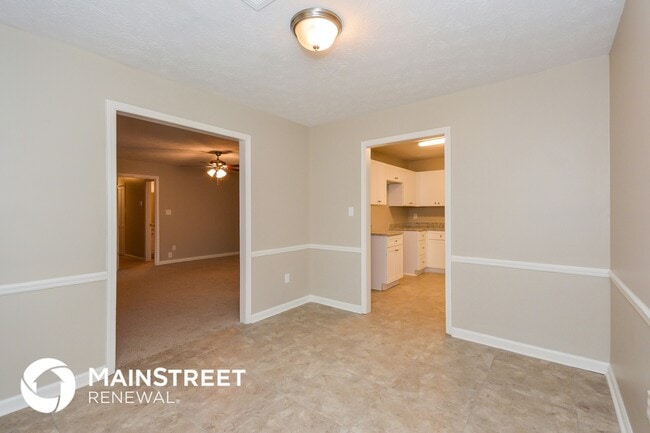 Photo - 170 Southmoor Cir