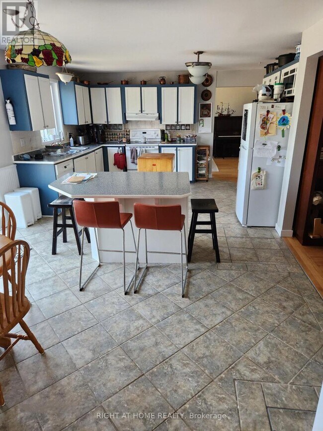 Photo - 4157 Viewbank Rd