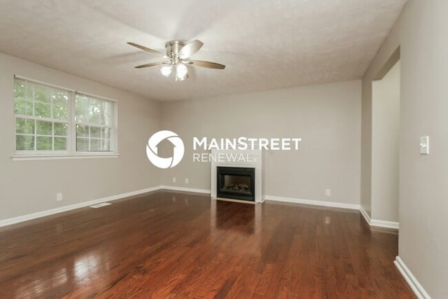 Photo - 3 Bedroom Pet-Friendly Home in Nashville, TN with Main Street Renewal