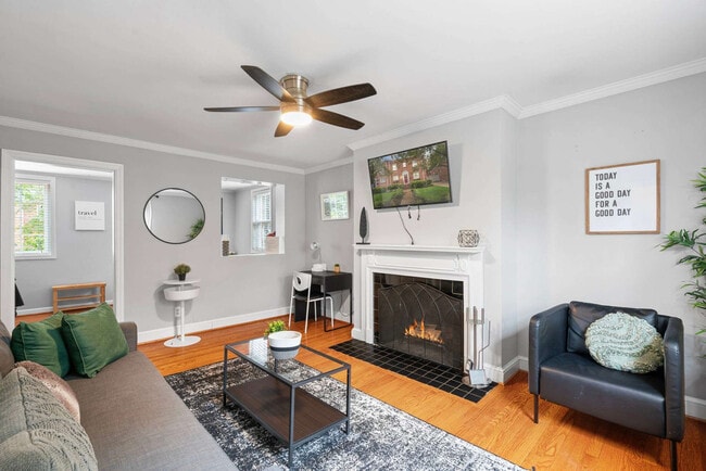 Photo - 305 E Braddock Rd Unit ID1035272P