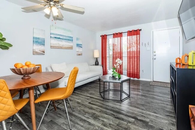 Photo - 4400 Memorial Dr Unit 3-2027