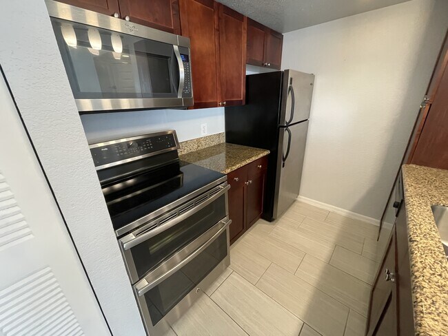 Photo - 5128 Conroy Rd