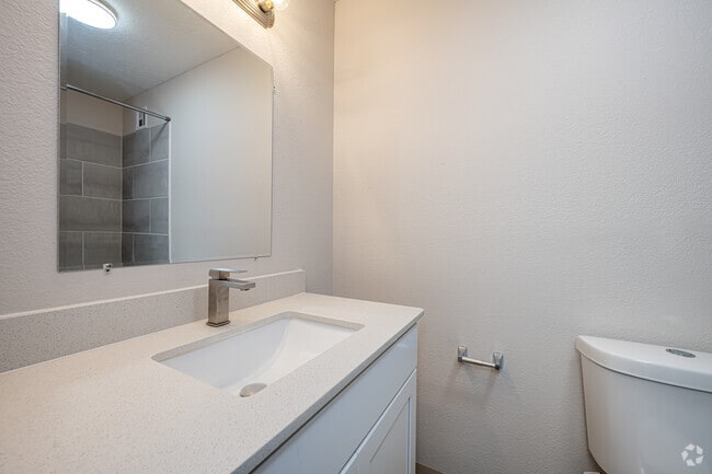 1BR, 1BA - 550SF - 750SF - Primary Bathroom