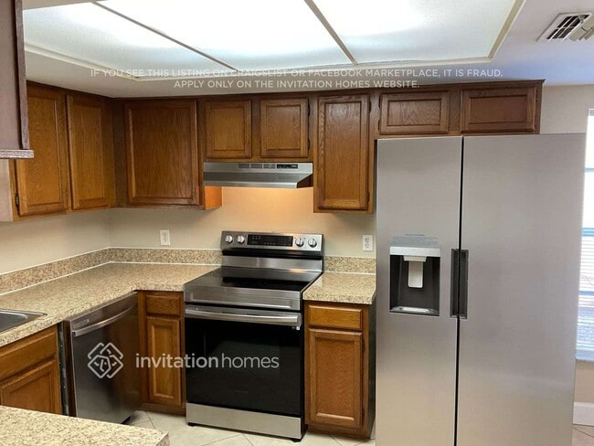 Photo - 2121 Redleaf Dr