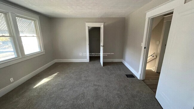 Photo - 405 S 39th St
