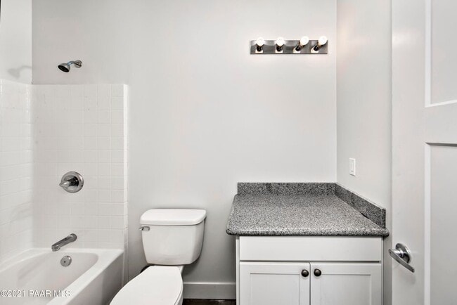 124 S Arizona Ave Unit B