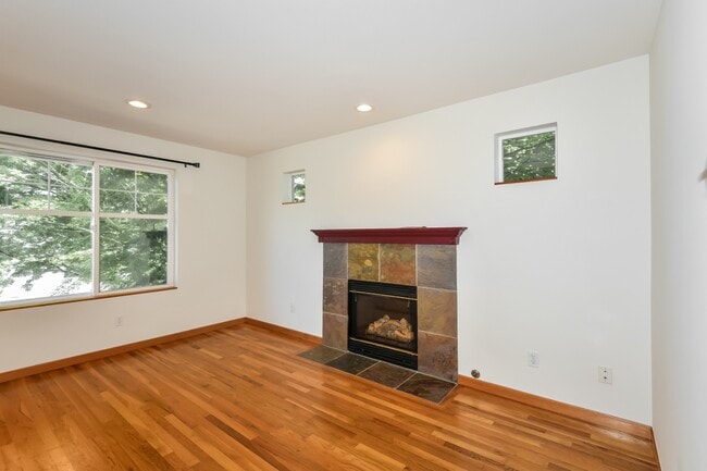 Photo - 3BR/3.5BA Craftsman Townhome w/ 2-Car Garage in Prime Seattle Location