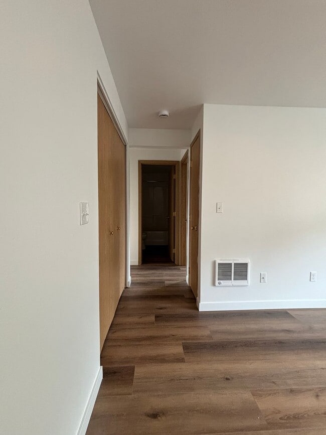 Photo - 1209 E 10th St Apartment Unit B