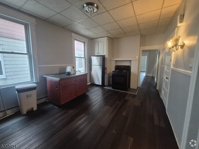 Building Photo - 126 Main St Rental