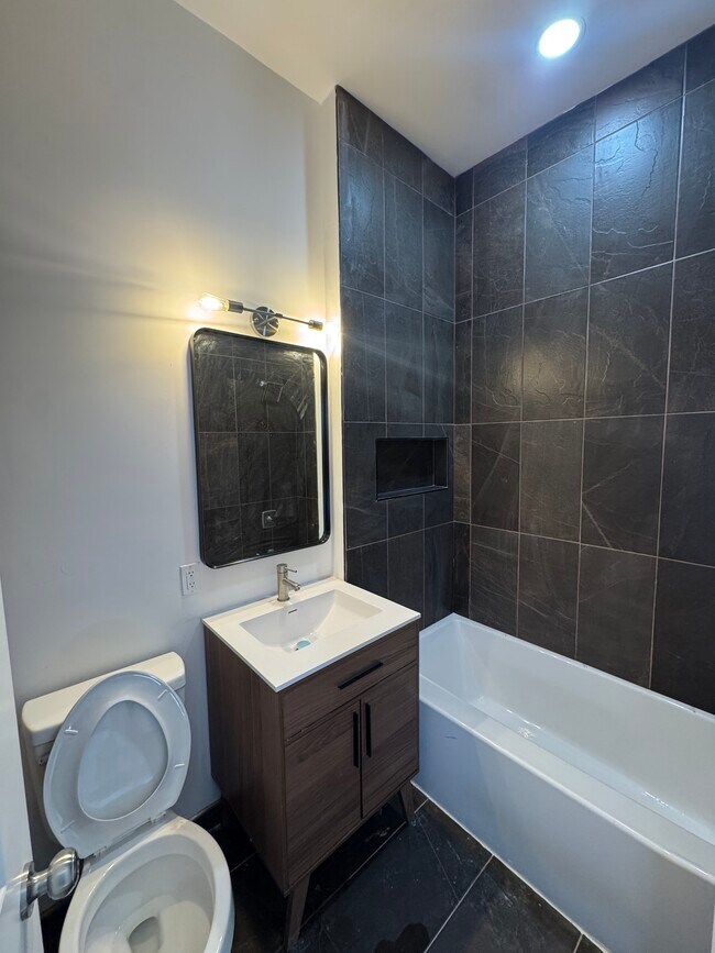 Photo - 839 S Jackson St Unit 5