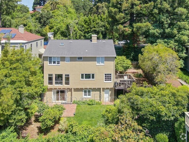 Building Photo - 25 Selborne Dr Rental