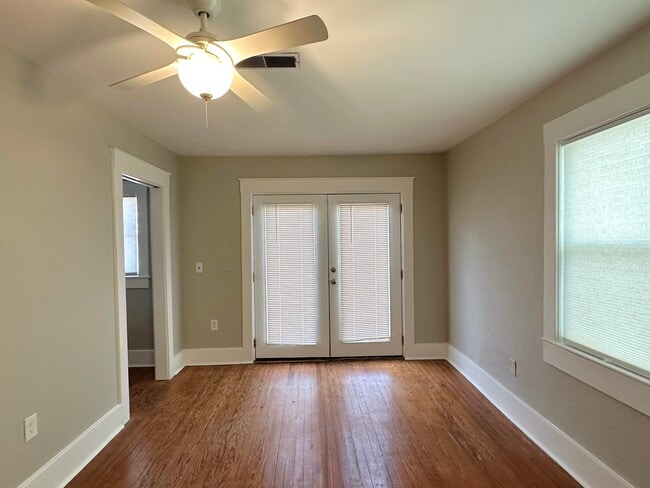 Photo - 2030 Young Ave