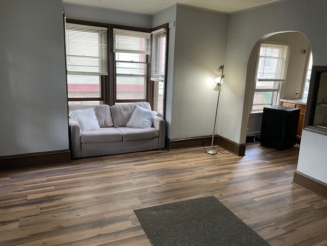 Photo - 444 W Doty St