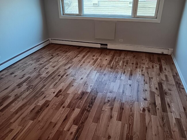 Photo - 2405 W Balmoral Ave