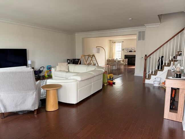 Photo - 18 Peacock Wy