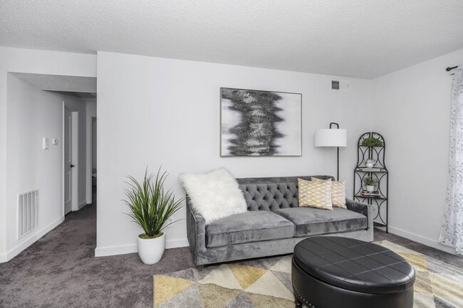 Photo - Tall Timber Apartments