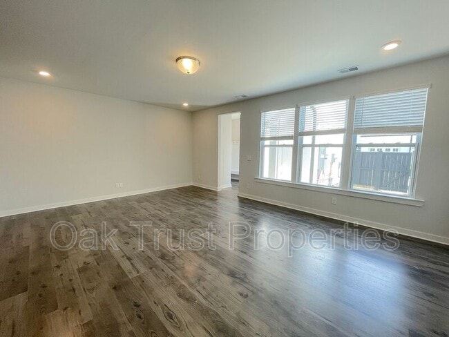 Photo - 1017 Swamp Harrier Ave