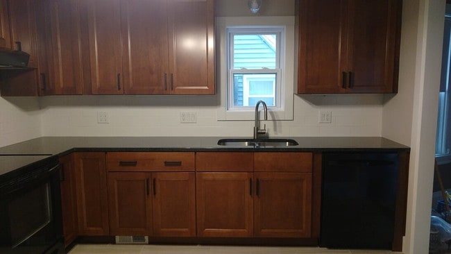 KITCHEN - 40 Chestnut Ave Unit 40 CHESTNUT AVENUE