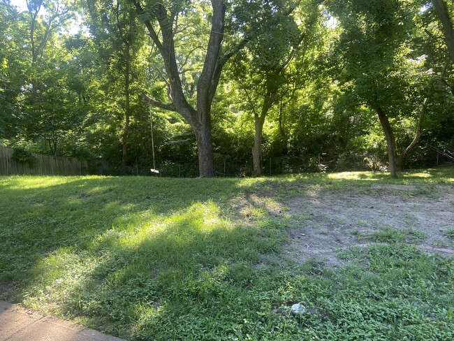 Semi-private backyard - 5913 NW Bell Rd Apartments Unit 3