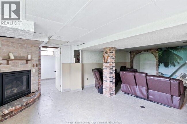 Photo - 3200 Longfellow Ave