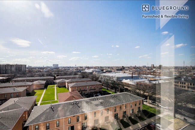 Photo - 150 N Ashland Ave Unidad FL7-ID1057