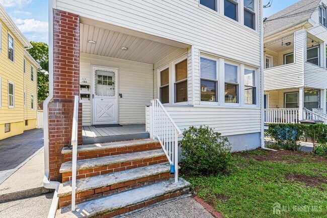 324 Harper Pl Unit 2