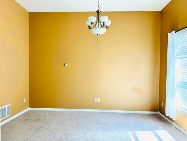Photo - Spacious Townhome, Close to Fort Riley!