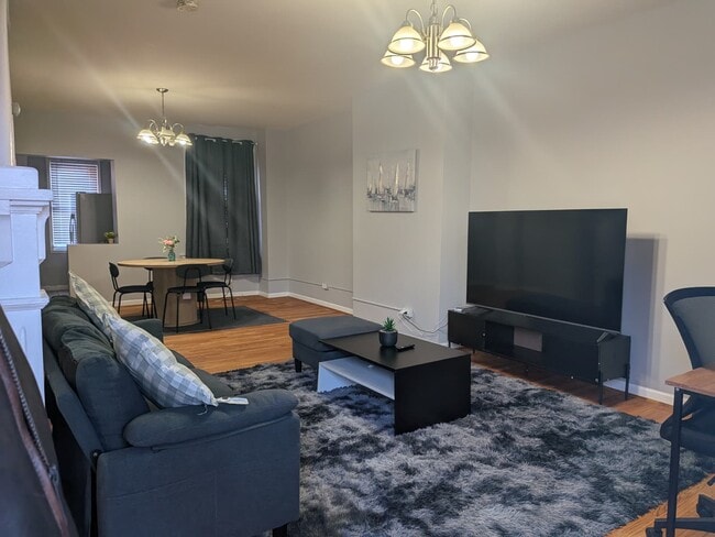 Photo - 3002 Kenyon Ave