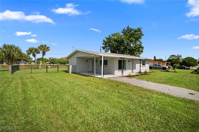 Photo - 211 E Jasmine Rd
