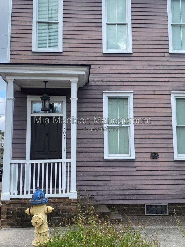 Building Photo - 302 E 33rd St