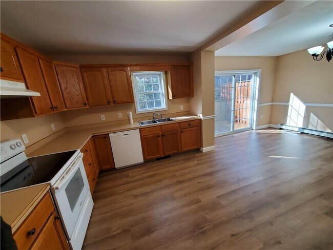 Photo - 35 Mapleville Main