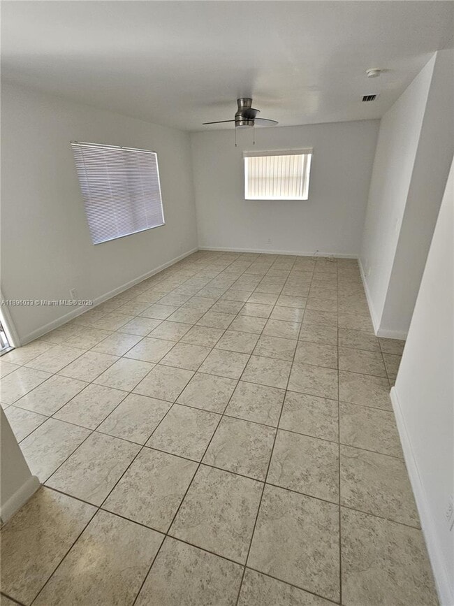 Photo - 3167 Auburn Blvd Unidad 203