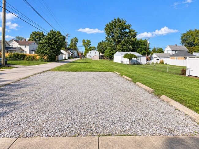 314 W Lincoln St