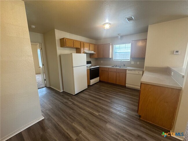 Photo - 4200 Alan Kent Dr Unidad D