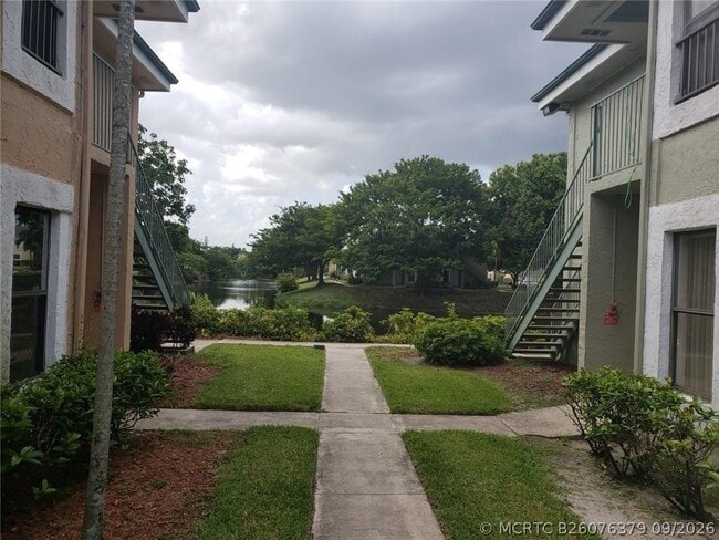 8761 NW 39th St Unit 8761