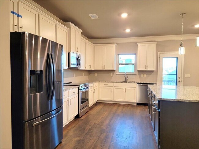 Photo - 1866 Castleberry Ln