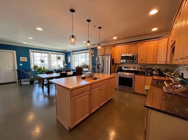 Building Photo - 20R Cross St Unit 1 Rental