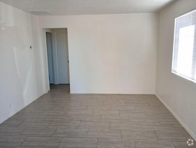 Building Photo - 1 bedroom in Eloy AZ 85131 Unit D Rental