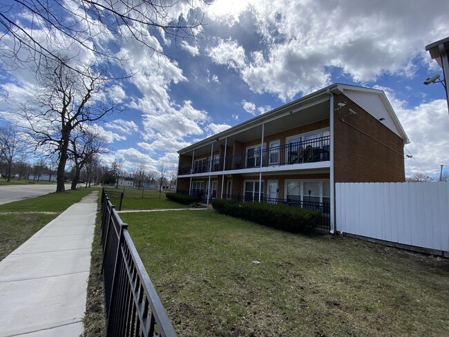 Building Photo - 2900 Elizabeth Ave Unit 2S Rental