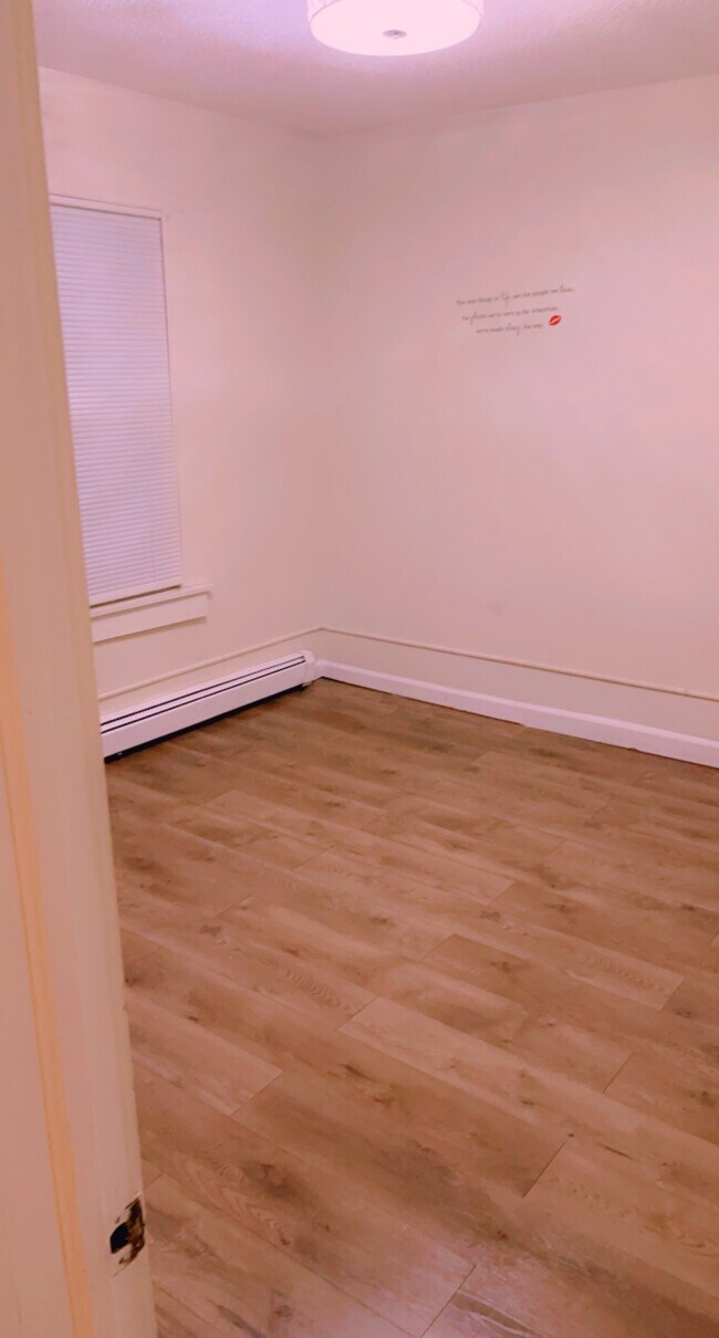 Photo - 160 Easton Ave Unit 2