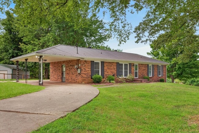 Photo - 1866 Harriet Dr