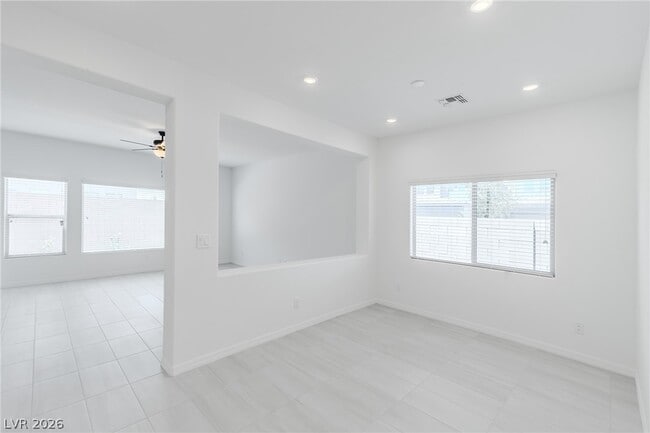Photo - 5733 S Tioga Way