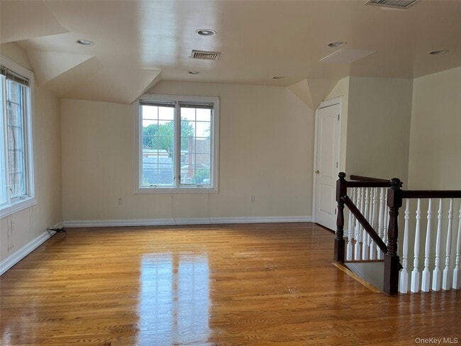 27-07 Murray Ln Unit Second floor