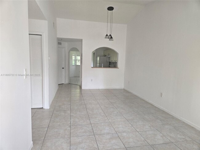 Photo - 2920 SE 12th Rd Unit 204-30