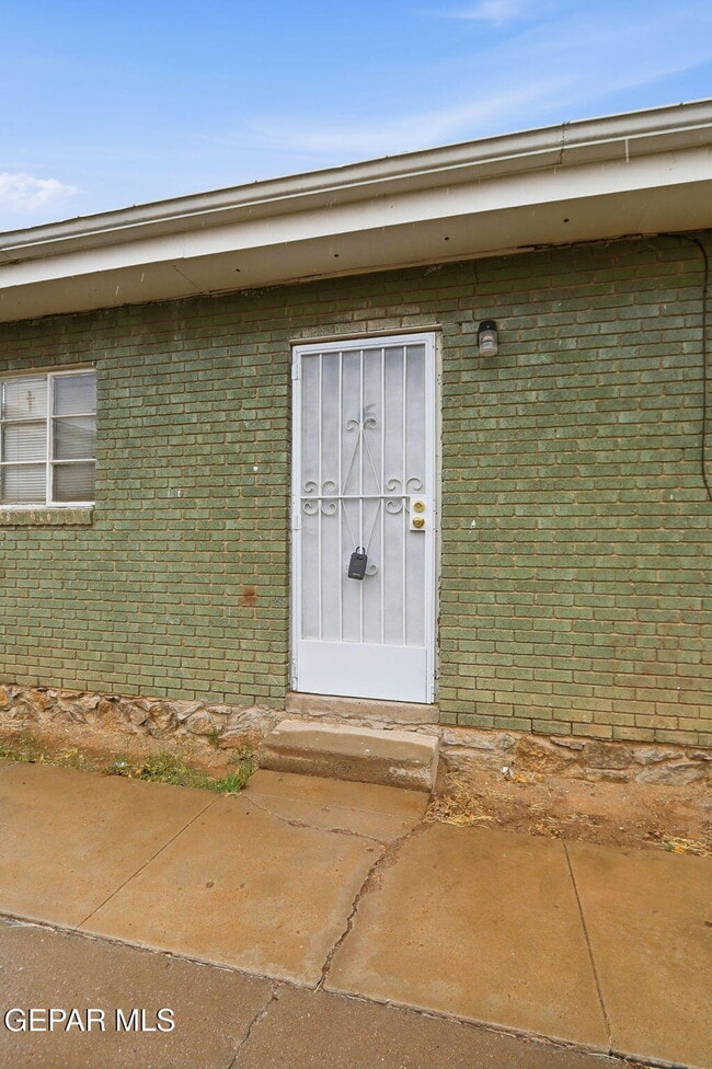 Photo - 3912 Kemp Ave Unit 6