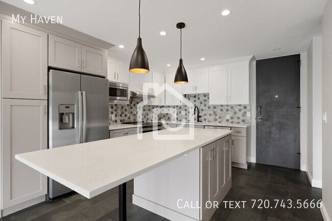 Photo - 1050 Corona St