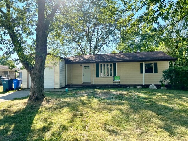 3BD/1BA Home In Crown Point - 3BD/1BA Home In Crown Point