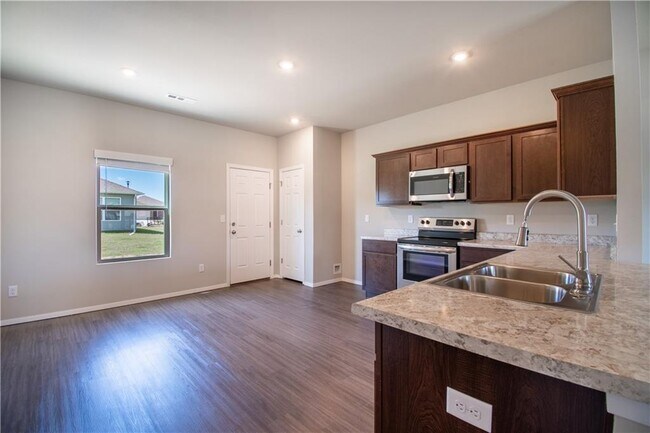 Photo - 1751 Eveningshade Ln